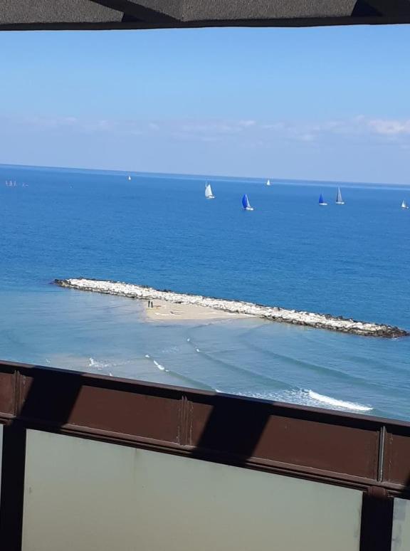 Attico Suite Spiaggia Bari Exterior foto