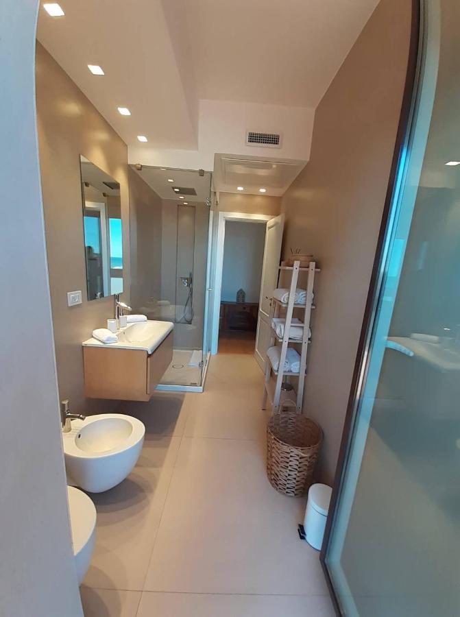 Attico Suite Spiaggia Bari Exterior foto